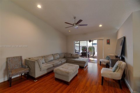 House in Margate, Florida 3 bedrooms, 145.02 sq.m. № 2040281 - photo 5