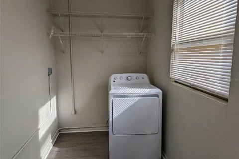 Снять в аренду виллу или дом в Брейдентон, Флорида 3 комнаты, 103.59м2, № 2115958 - фото 7