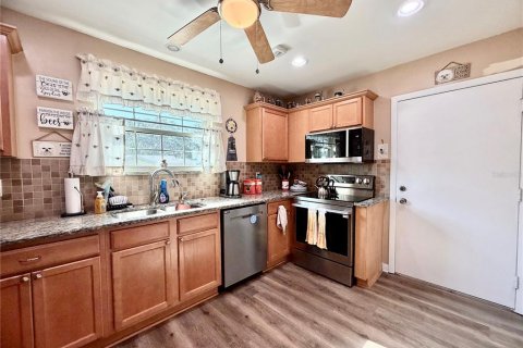 House in Ocala, Florida 3 bedrooms, 145.3 sq.m. № 2196598 - photo 7