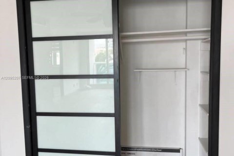 Copropriété à louer à Miami Beach, Floride: 1 chambre, 84.54 m2 № 2384709 - photo 9