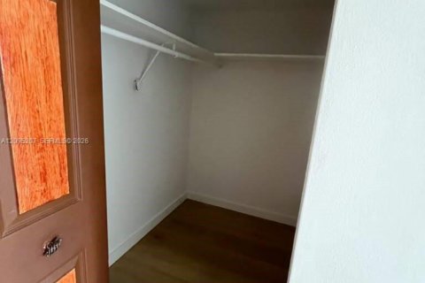 Copropriété à louer à Miami Beach, Floride: 1 chambre, 84.54 m2 № 2384709 - photo 12