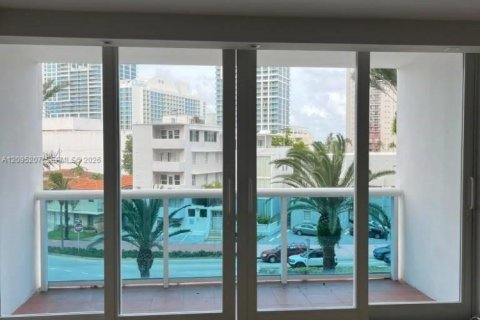 Condo à Miami Beach, Floride, 1 chambre  № 2384709