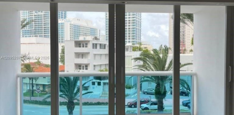 Condo à Miami Beach, Floride, 1 chambre № 2384709