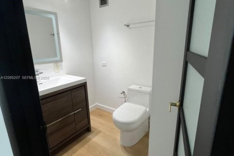 Copropriété à louer à Miami Beach, Floride: 1 chambre, 84.54 m2 № 2384709 - photo 17