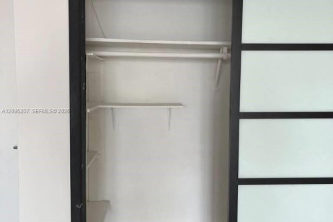 Copropriété à louer à Miami Beach, Floride: 1 chambre, 84.54 m2 № 2384709 - photo 8