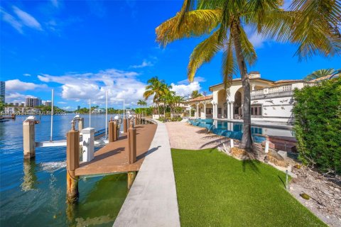 Casa en venta en Golden Beach, Florida, 7 dormitorios, 761.52 m2 № 2002443 - foto 26