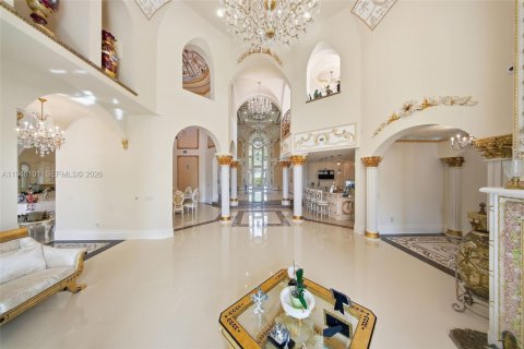 Casa en venta en Golden Beach, Florida, 7 dormitorios, 761.52 m2 № 2002443 - foto 18