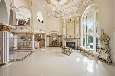 Casa en venta en Golden Beach, Florida, 7 dormitorios, 761.52 m2 № 2002443 - foto 16