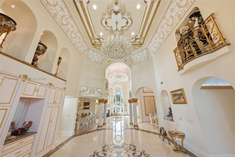 Casa en venta en Golden Beach, Florida, 7 dormitorios, 761.52 m2 № 2002443 - foto 9