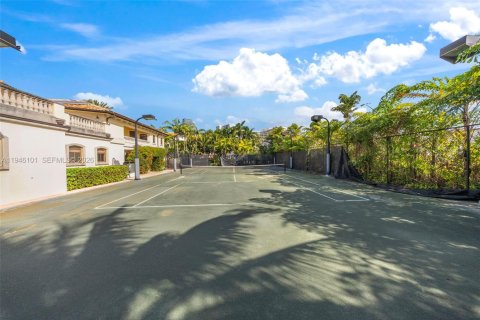 Casa en venta en Golden Beach, Florida, 7 dormitorios, 761.52 m2 № 2002443 - foto 28