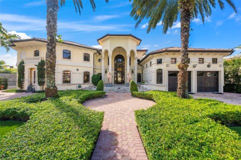 Casa en venta en Golden Beach, Florida, 7 dormitorios, 761.52 m2 № 2002443 - foto 7