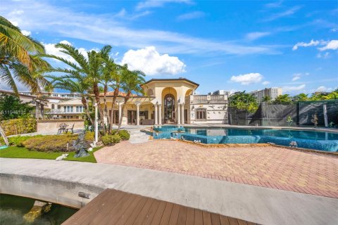 Casa en venta en Golden Beach, Florida, 7 dormitorios, 761.52 m2 № 2002443 - foto 25