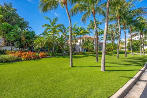 Casa en venta en Golden Beach, Florida, 7 dormitorios, 761.52 m2 № 2002443 - foto 6