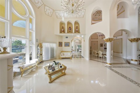 Casa en venta en Golden Beach, Florida, 7 dormitorios, 761.52 m2 № 2002443 - foto 19