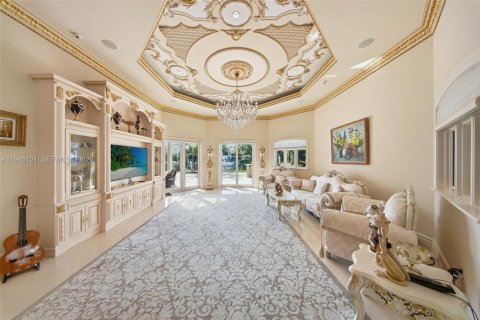 Casa en venta en Golden Beach, Florida, 7 dormitorios, 761.52 m2 № 2002443 - foto 22