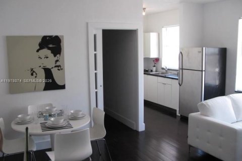 Condo in Miami Beach, Florida, 1 bedroom  № 2042010 - photo 7