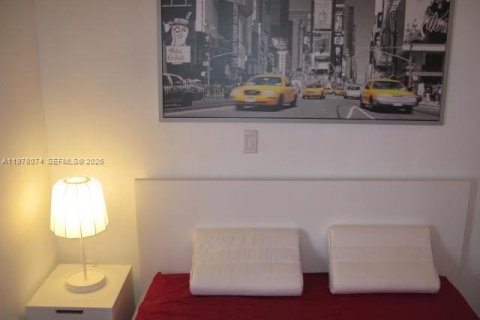 Condo in Miami Beach, Florida, 1 bedroom  № 2042010 - photo 13