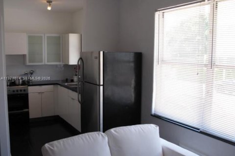 Condo in Miami Beach, Florida, 1 bedroom  № 2042010 - photo 15