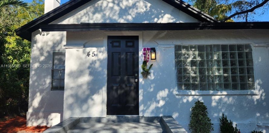 Casa en Miami, Florida 3 dormitorios, 135.64 m2 № 2009687