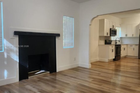 Casa en alquiler en Miami, Florida, 3 dormitorios, 135.64 m2 № 2009687 - foto 7