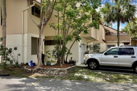 Touwnhouse à vendre à Plantation, Floride: 4 chambres, 193.24 m2 № 2170874 - photo 4