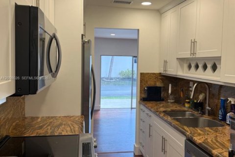 Touwnhouse à vendre à Plantation, Floride: 4 chambres, 193.24 m2 № 2170874 - photo 10