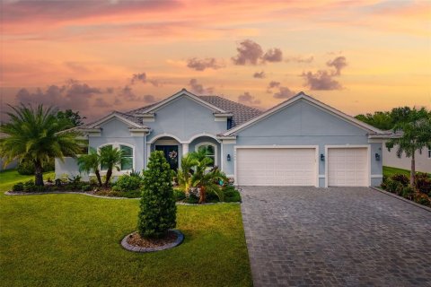 House in Parrish, Florida 4 bedrooms, 304.25 sq.m. № 1886056 - photo 1
