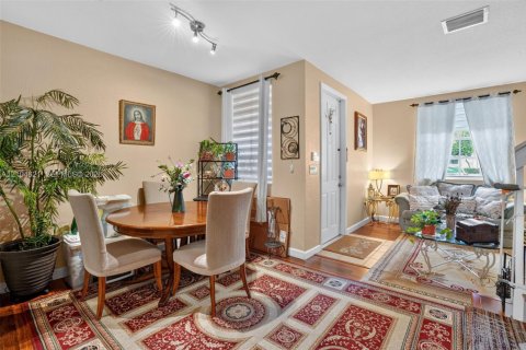 Купить таунхаус в Хомстед, Флорида 3 спальни, 108.6м2, № 2411816 - фото 9
