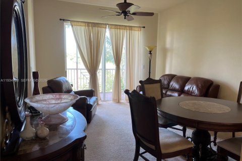 Condo in Pompano Beach, Florida, 3 bedrooms  № 2000261 - photo 4