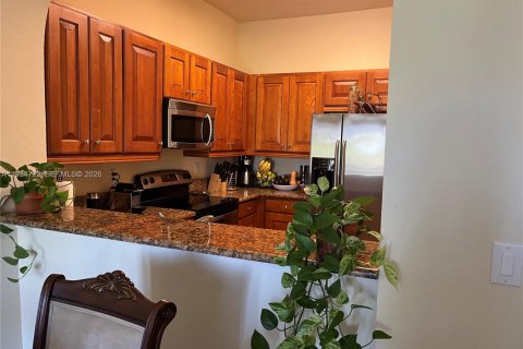 Condo in Pompano Beach, Florida, 3 bedrooms  № 2000261 - photo 14