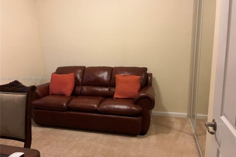 Condo in Pompano Beach, Florida, 3 bedrooms  № 2000261 - photo 17