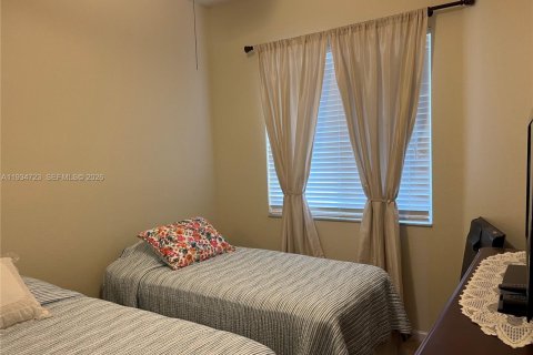 Condo in Pompano Beach, Florida, 3 bedrooms  № 2000261 - photo 22