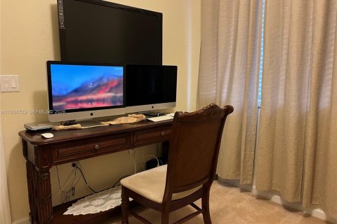 Condo in Pompano Beach, Florida, 3 bedrooms  № 2000261 - photo 19