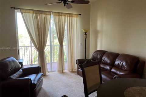 Condo in Pompano Beach, Florida, 3 bedrooms  № 2000261 - photo 3