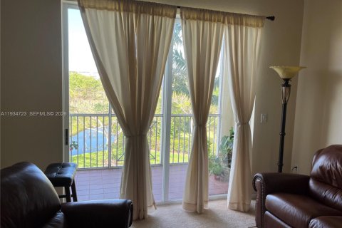Condo in Pompano Beach, Florida, 3 bedrooms  № 2000261 - photo 6