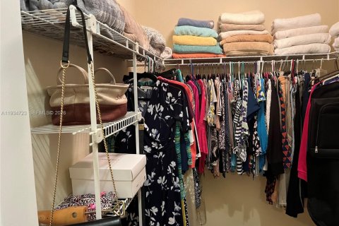 Condo in Pompano Beach, Florida, 3 bedrooms  № 2000261 - photo 26