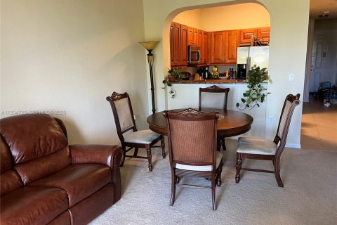 Condo in Pompano Beach, Florida, 3 bedrooms  № 2000261 - photo 13