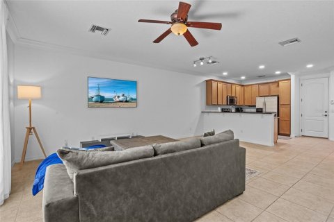 Touwnhouse à vendre à Oviedo, Floride: 3 chambres, 133.59 m2 № 1829258 - photo 9