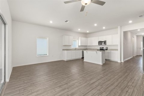Casa en venta en Winter Haven, Florida, 3 dormitorios, 141.77 m2 № 1587698 - foto 4