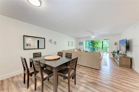 Condo in Bradenton, Florida, 2 bedrooms  № 1650289 - photo 12