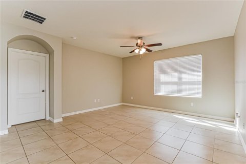 House in Davenport, Florida 4 bedrooms, 171.96 sq.m. № 1902847 - photo 4