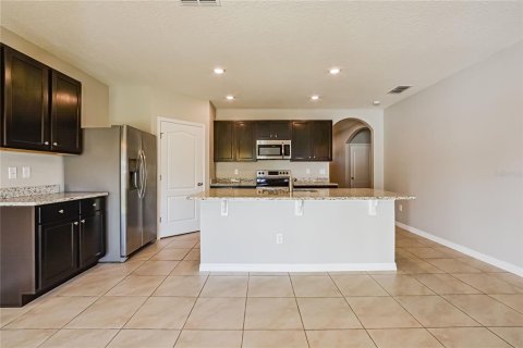 House in Davenport, Florida 4 bedrooms, 171.96 sq.m. № 1902847 - photo 6