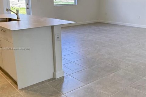 Villa ou maison à louer à Homestead, Floride: 3 chambres, 288 m2 № 1970648 - photo 8