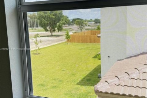 Villa ou maison à louer à Homestead, Floride: 3 chambres, 288 m2 № 1970648 - photo 29