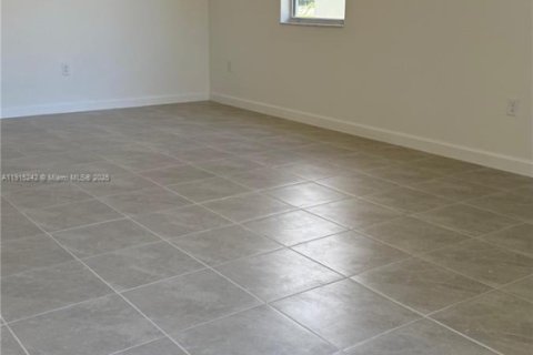 Villa ou maison à louer à Homestead, Floride: 3 chambres, 288 m2 № 1970648 - photo 22