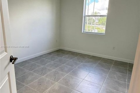 Villa ou maison à louer à Homestead, Floride: 3 chambres, 288 m2 № 1970648 - photo 18