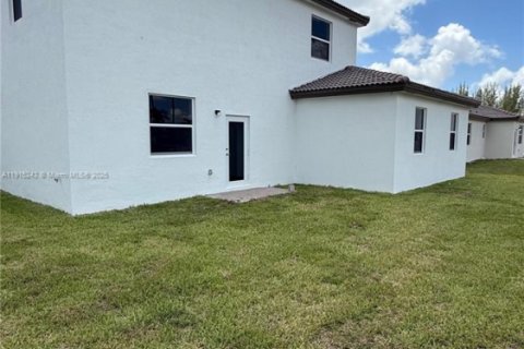 Villa ou maison à louer à Homestead, Floride: 3 chambres, 288 m2 № 1970648 - photo 5