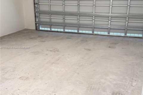 Villa ou maison à louer à Homestead, Floride: 3 chambres, 288 m2 № 1970648 - photo 24