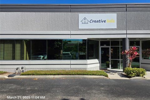 Immobilier commercial à louer à Orlando, Floride: 204.38 m2 № 1822517 - photo 1