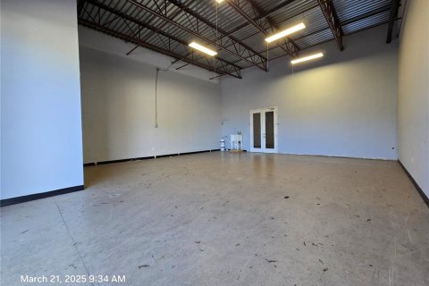 Immobilier commercial à louer à Orlando, Floride: 204.38 m2 № 1822517 - photo 13